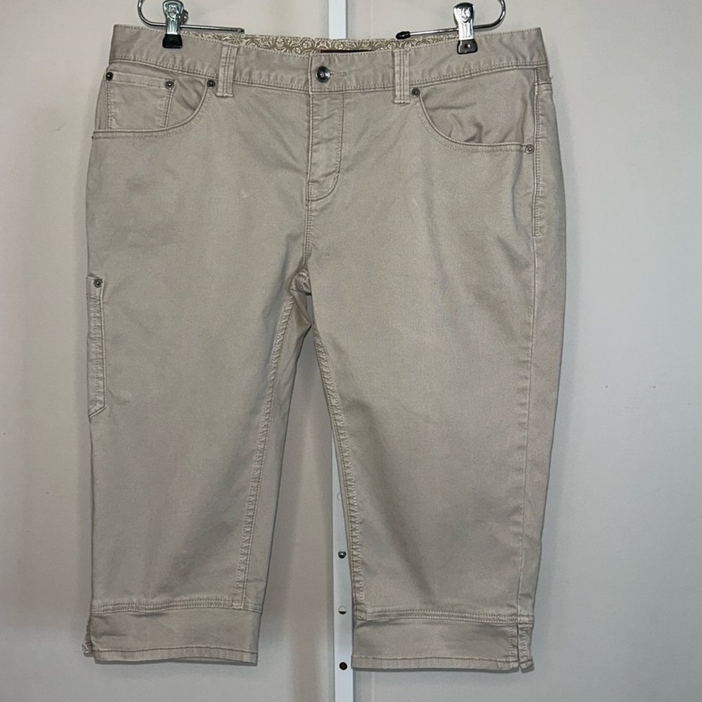 Marmot Taupe Capris Size 12